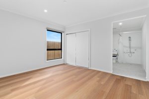 thumbnail_Bed 2 & Ensuite Entry